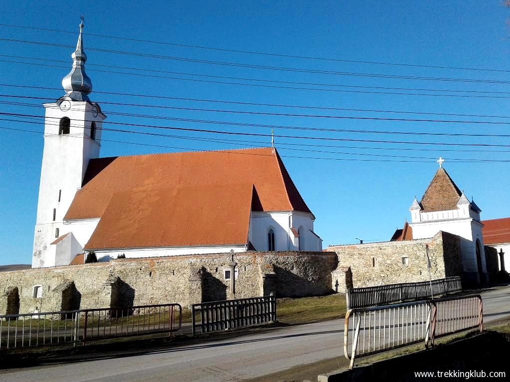 Biserica catolica fortificata - Bancu