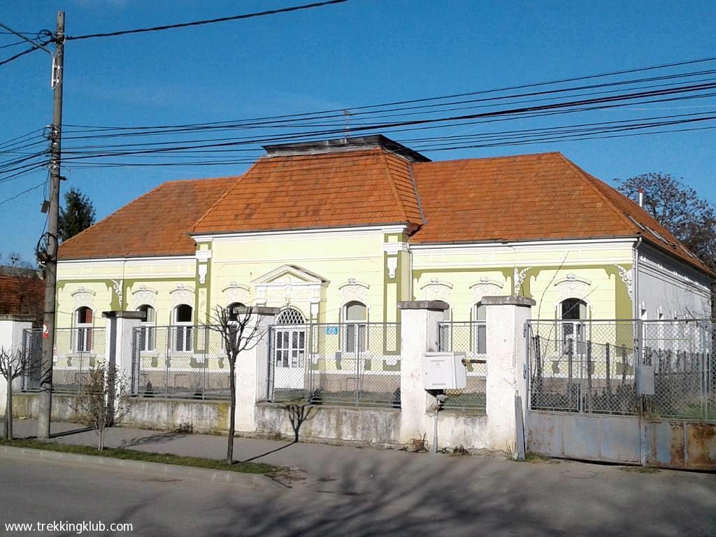 Cladire renovata Spitalul de neuropsihiatrie - Targu Secuiesc