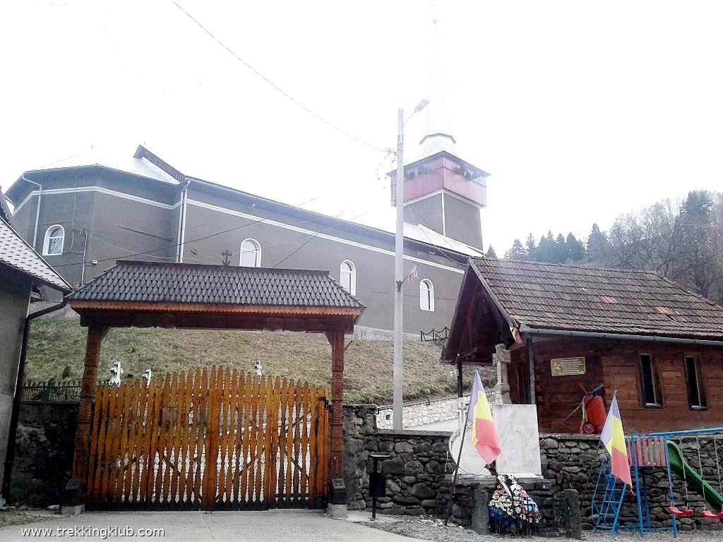 Biserica cu hramul Inaltarea Domnului Biserica ortodoxa - Poieni-Bucium