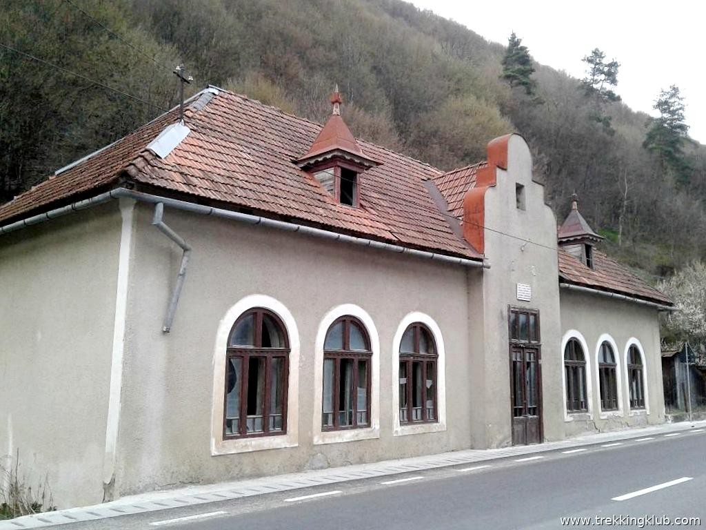 Casa in care a locuit Doamna Noastra Casa Ecaterina Varga - Gura Izbitei