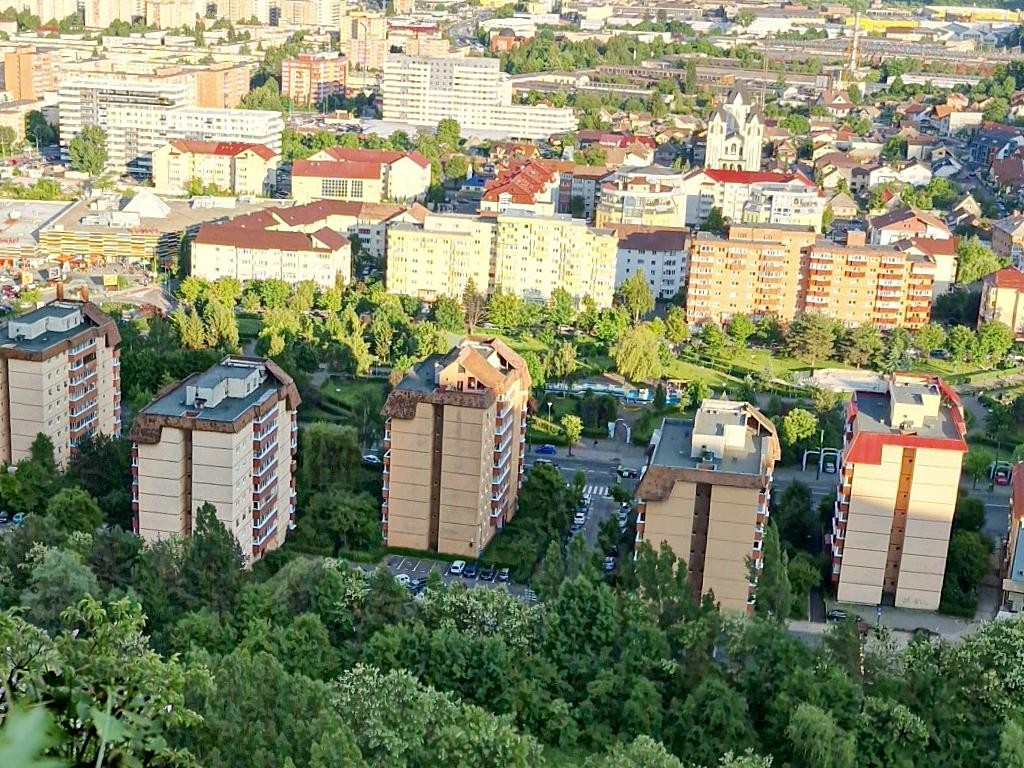 Vila de pe bloc - Cartierul Racadau