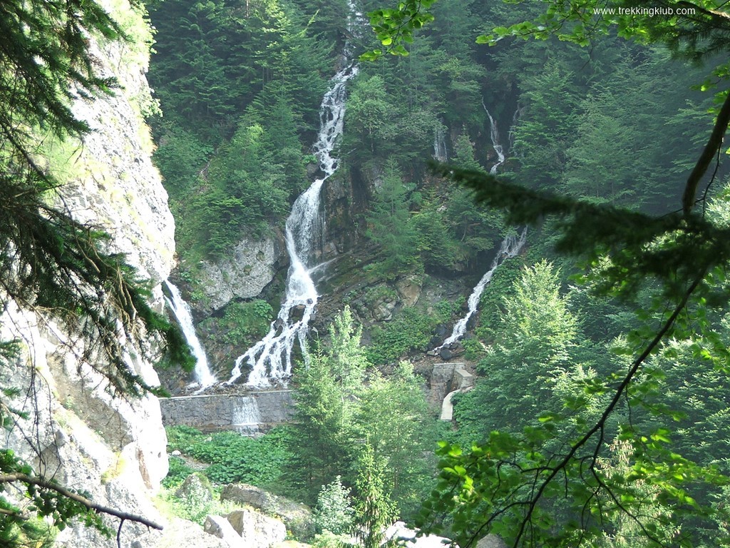Cascada Valea Spumoasa - Muntii Bucegi
