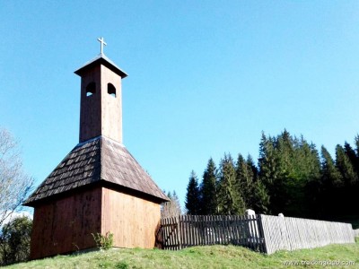 Clopotnita si cimitirul catolic Hagota
