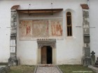 Intrarea bisericii Delnita biserica Sfantu Ioan