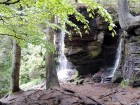 Cascada Varsag Privire laterala cascada Varsag Csorgoko Piatra care picura