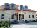 Crama Petry - Calimanesti Conacul Simen renovat Calimanesti crama Petry conacul Simen