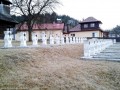 Biserica de lemn - Tulghes Cimitirul eroilor romani Tulghes biserica lemn cimitirul eroilor Sfantii Arhangeli Mihail Gavril