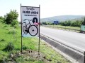 Memorialul ciclistilor - Micfalau Expozitia Fejer Akos 1 km Micfalau monument ciclisti