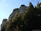 Cabana Curmatura Stanca Locomotiva din laterala Cabana Curmatura Piatra Craiului