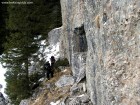 Camera Patrata - Pietrele Detunate - Masivul Ceahlau In fata cavitatii Camera Patrata Detunatele muntii Ceahlau