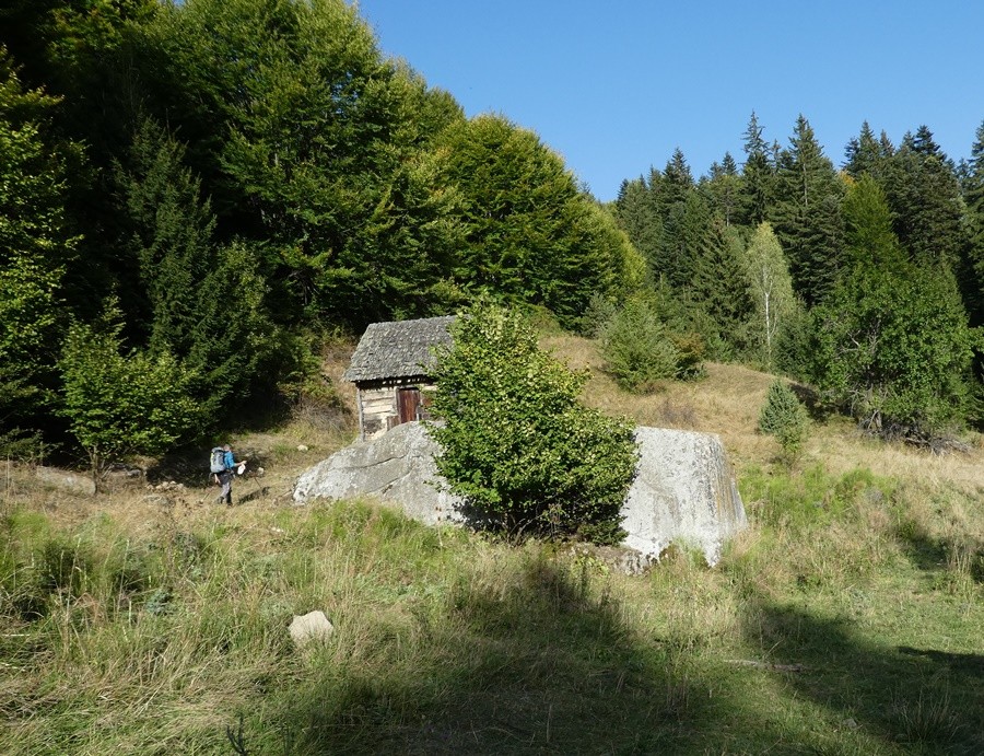 Odaia de pe Piatra - Muntele Macesu