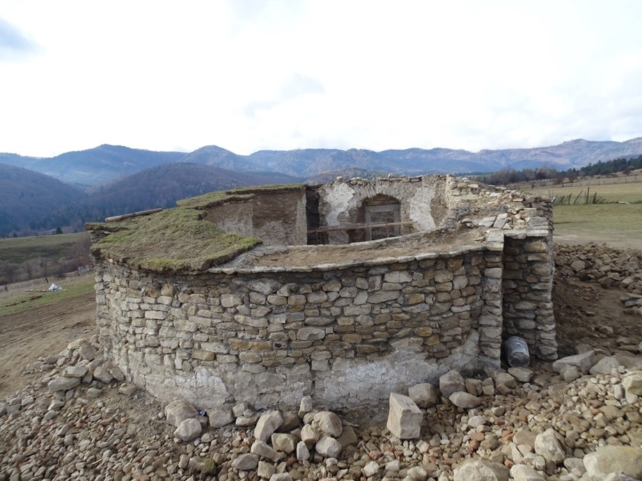 Ruinele fostului schit Lapos - Darmanesti