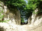 Cetatea Almasului Poarta de stîncã spre cetate
