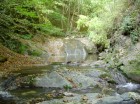 Cheile Borzesti - Inca o cascada Cheile Borzesti - Inca o cascada