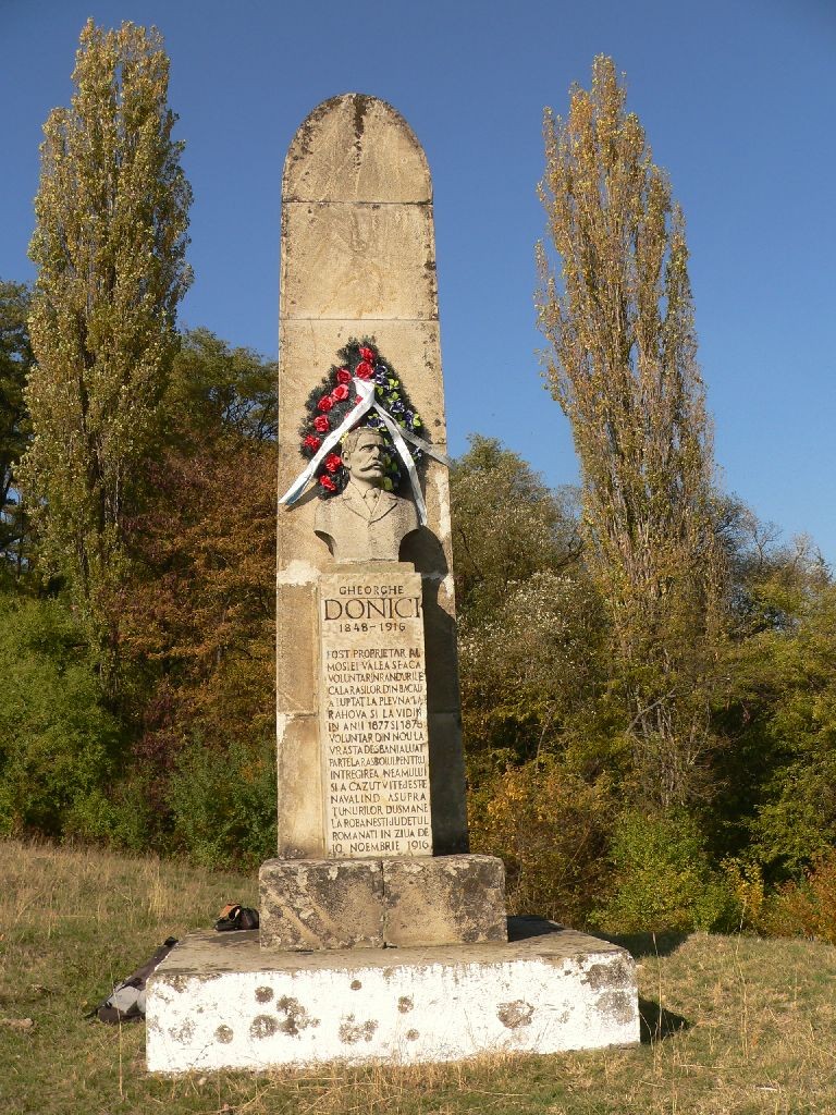 Monumentul lui Gheorghe Donici - Stefan cel Mare