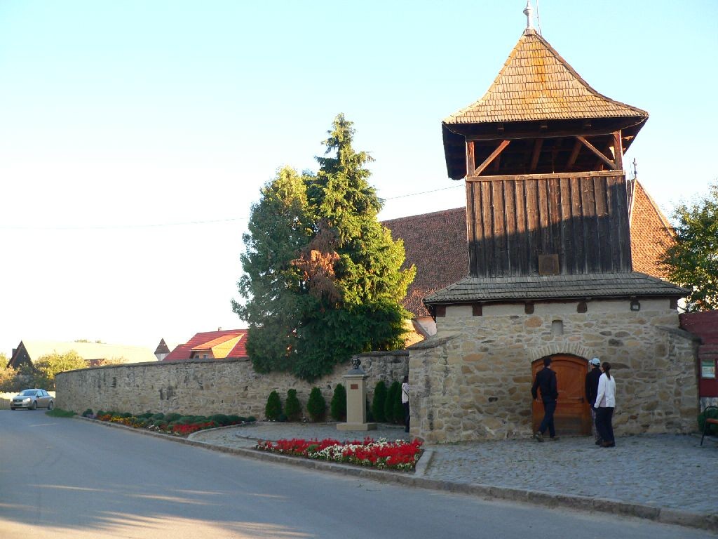 Biserica fortificata 1 Biserica fortificata Ghelinta