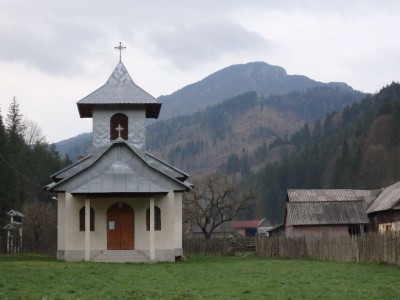 Biserica ortodoxa noua din satul Recea