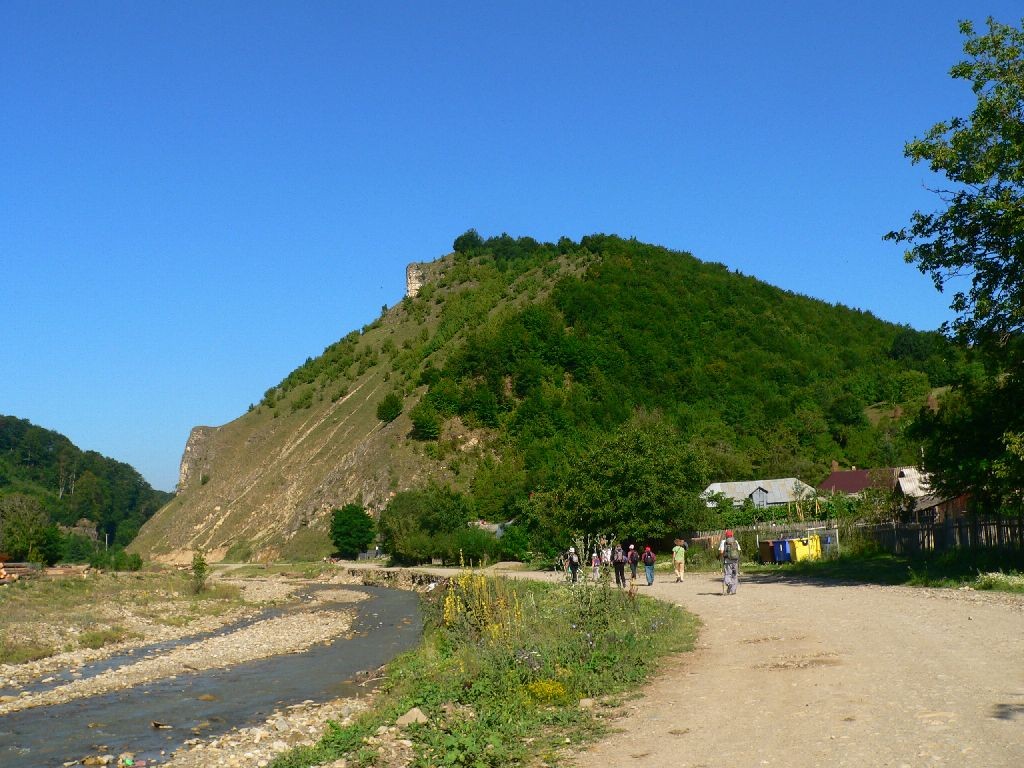 Pe valea Calului spre Piatra Soimului Stanca Piatra Soimului