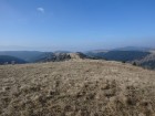 Vedere de pe varf spre Gozoru Mic Vedere de pe varf spre Gozoru Mic