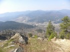 Vedere de pe Piatra Crapata spre Zemes (Modarzau) Vedere de pe Piatra Crapata spre Zemes (Modarzau)