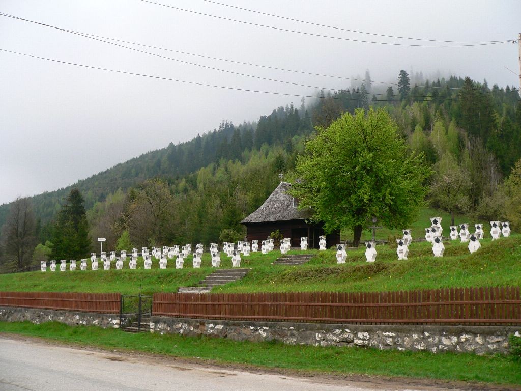 Biserica de lemn - Tulghes